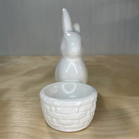 Vintage 90s Ceramic Easter Bunny With Basket Egg Cup - Off White - Picture 4 of 11